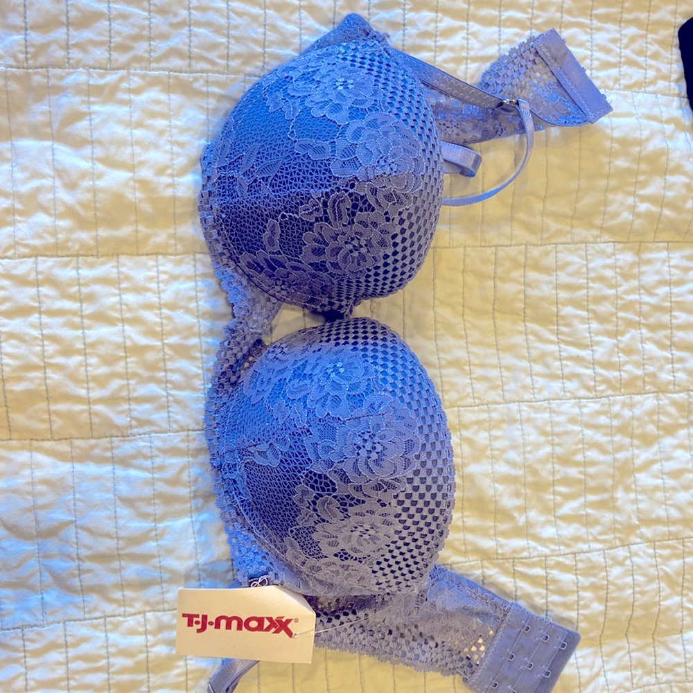 Jessica Simpson Bra size 34 B